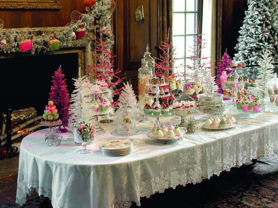 0604c FC10042 | Black Southern Belle Decor Inspiration For the Holidays 2