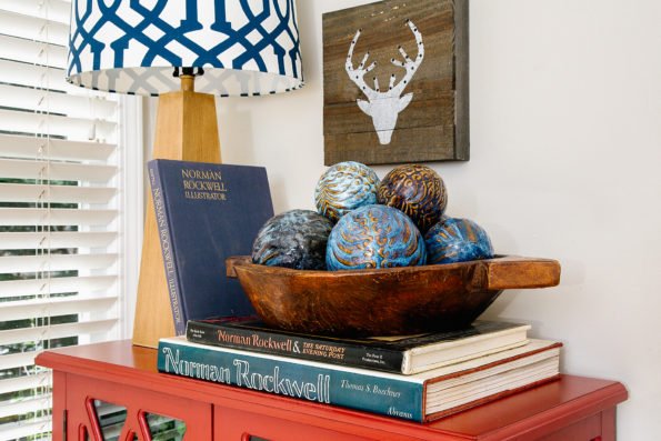 Decorative bowl on top of books. Chic and country decor. 