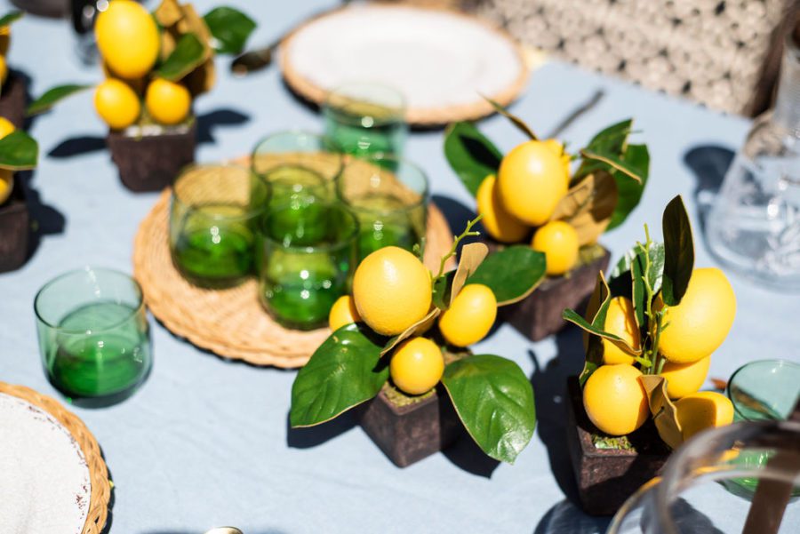 How to Host an Easter Brunch Outdoors decor