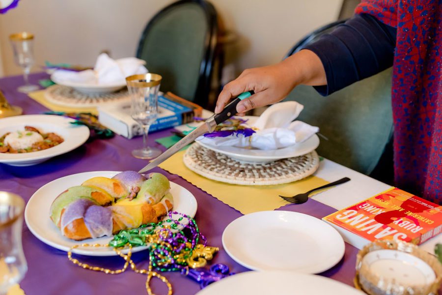 Mardi Gras Desserts: How to Make a Simple King Cake
